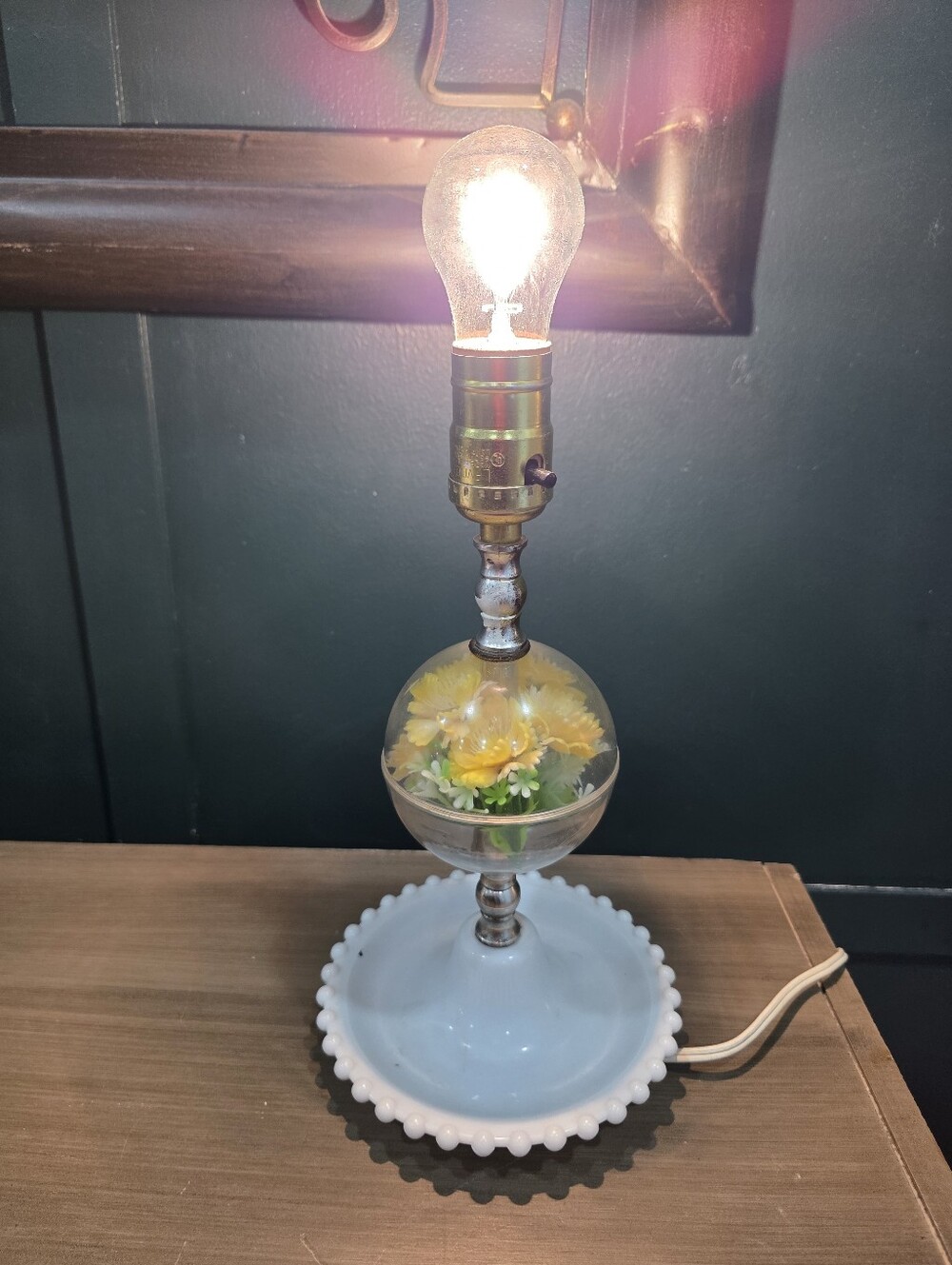 Vtg Plastic Terrarium Hobnail Edged Bottom Boudoir Small Table Lamp